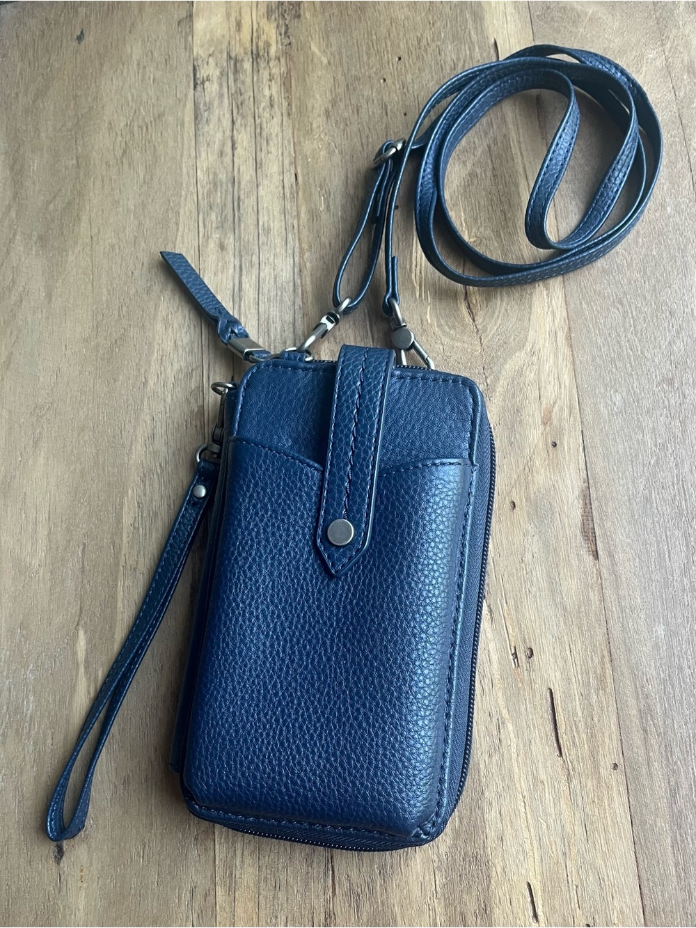 The Sak Silverlake Smartphone Crossbody Bag Navy